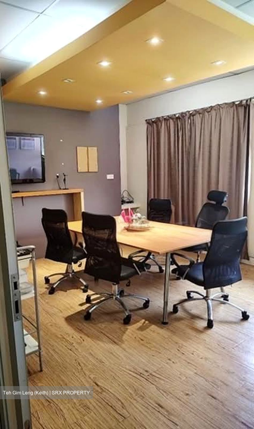 Ang Mo Kio West Area Office (D20), Retail #560755101